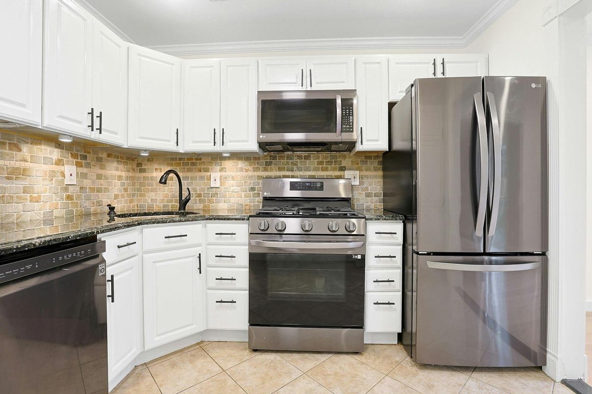 Interior, Kitchen, Stainless Steel Appliances