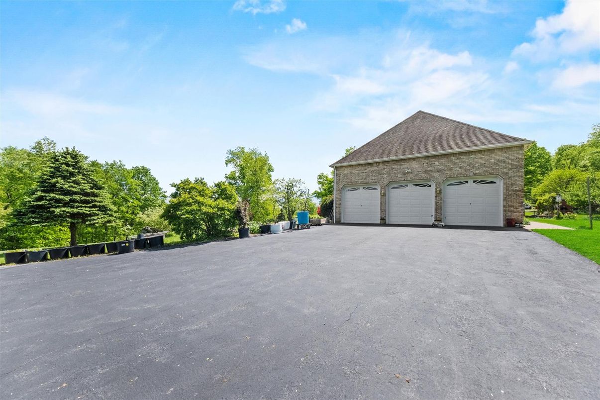 Detached Garage, Exterior