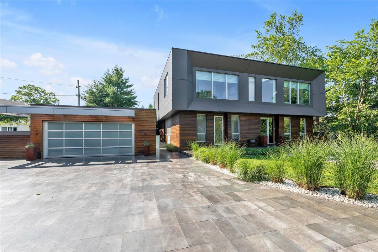 Attached, Exterior, Facade, Brick Facade, Modern