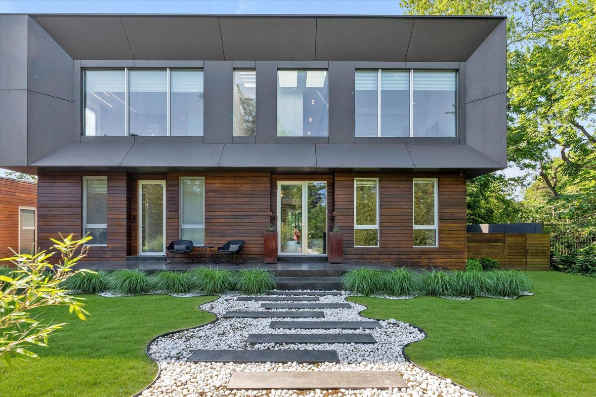 Exterior, Facade, Modern