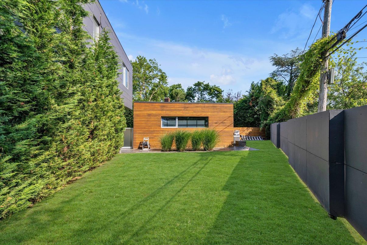 Backyard, Exterior