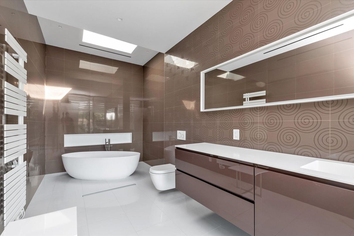 Bathroom, Free Standing Baths, Glass Shower, Interior