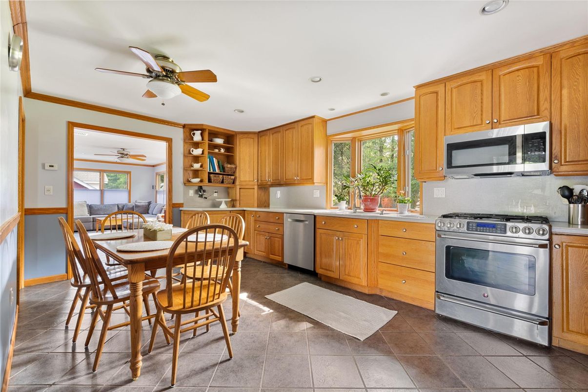 Dining room, Interior, Kitchen, Recessed Lighting, Stainless Steel Appliances