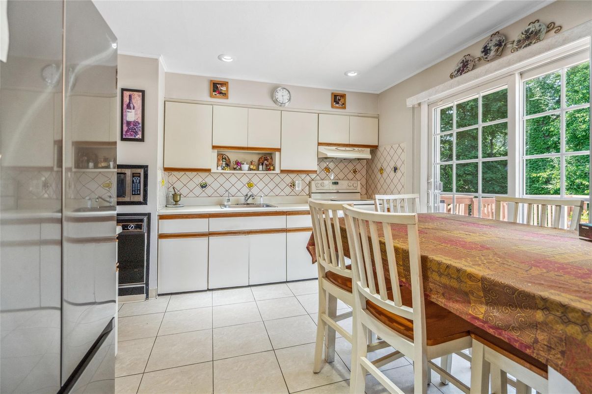 Dining room, Interior, Kitchen, Recessed Lighting