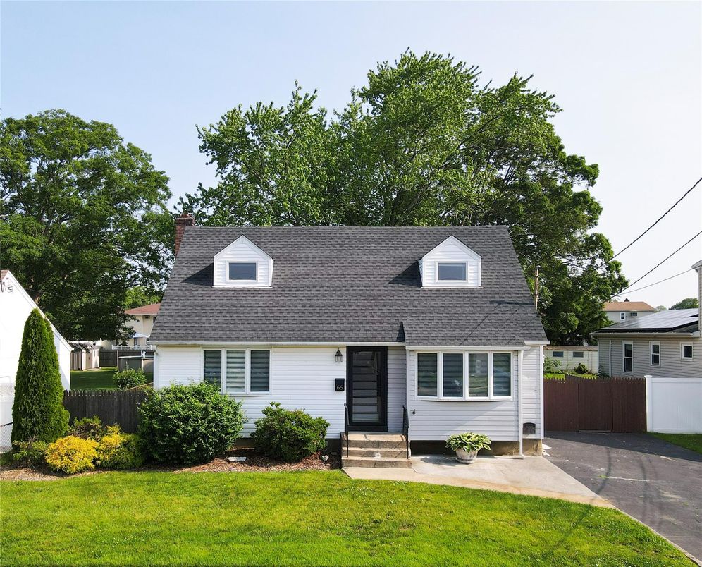 Exterior, Facade, Cape Cod