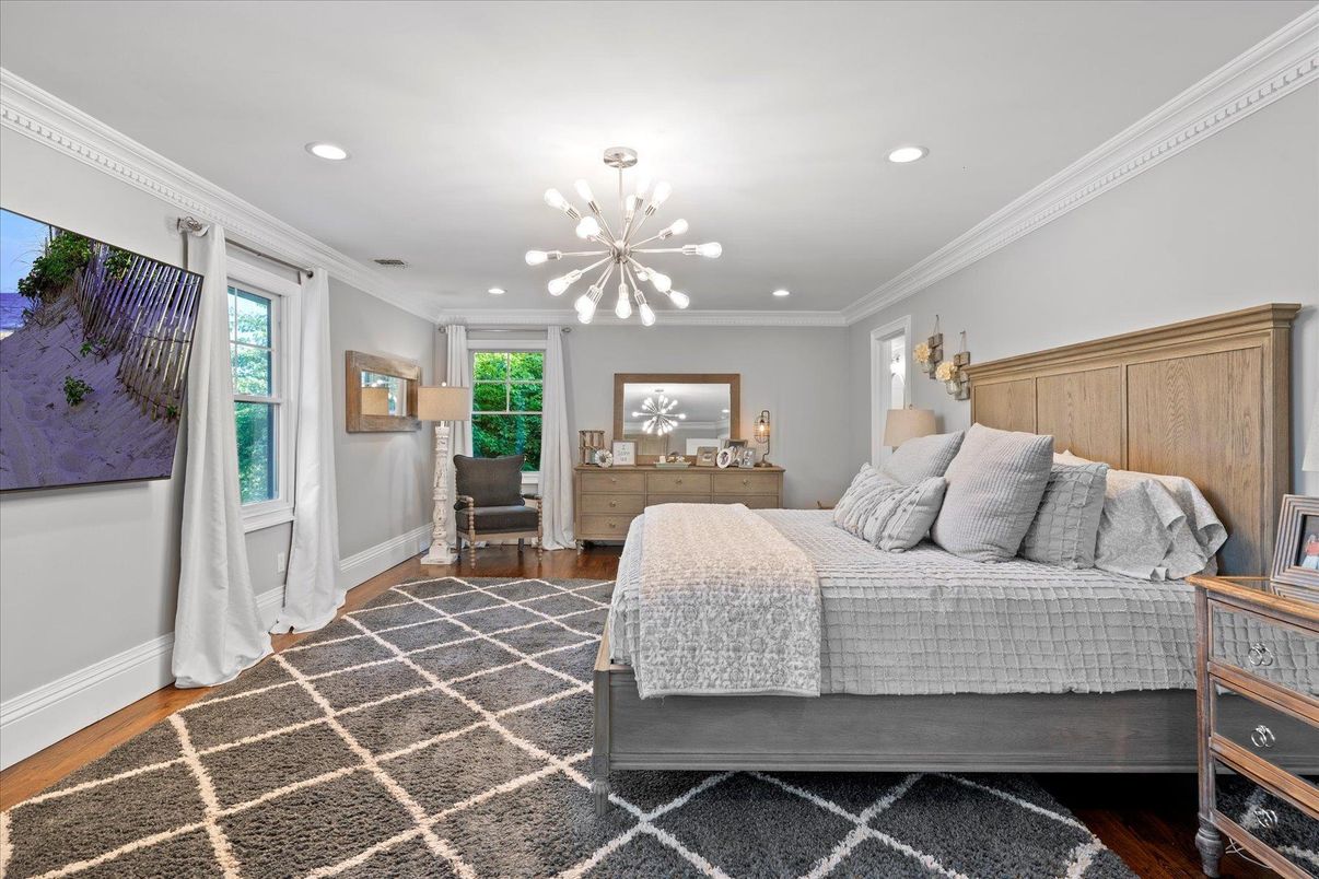 Bedroom, Interior, Pendant Lights, Recessed Lighting, Wood Texture Flooring