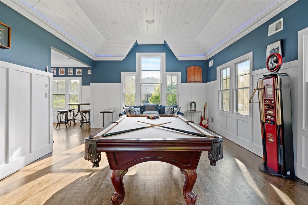 Billiard Table, Game Room, Interior, Wood Texture Flooring
