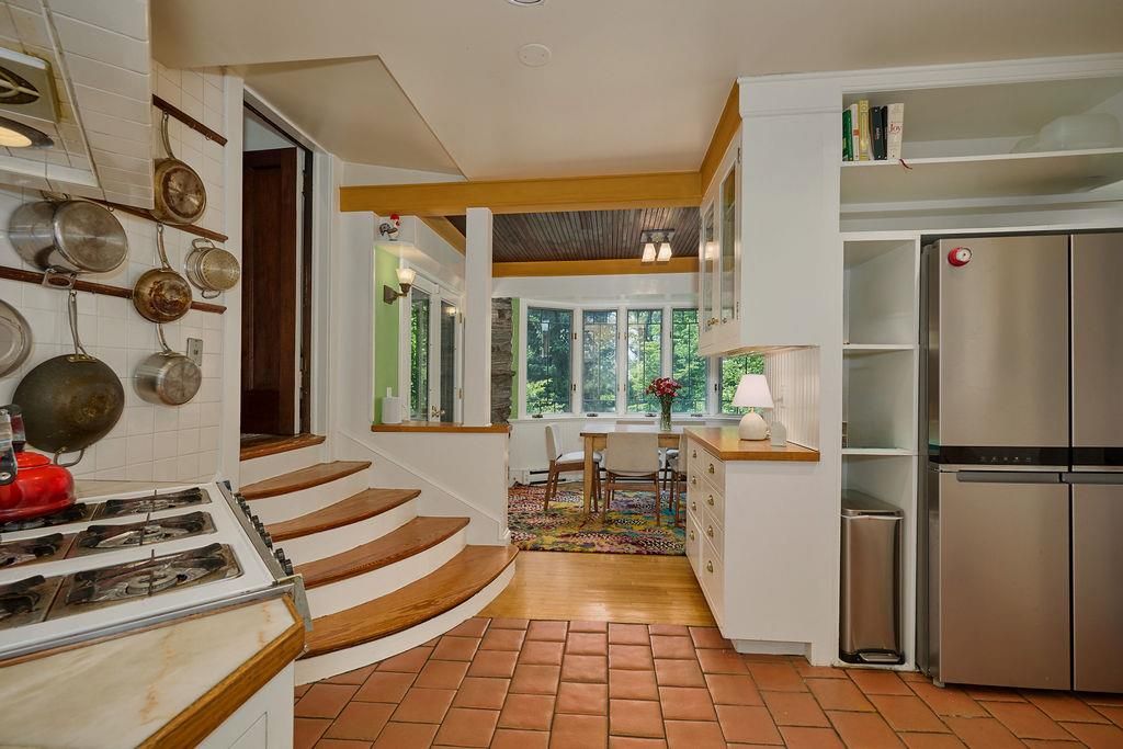 Dining room, Interior, Kitchen, Stainless Steel Appliances, Wood Texture Flooring
