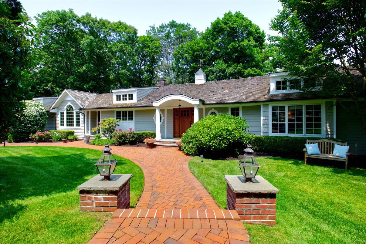 Backyard, Exterior, Facade, Ranch