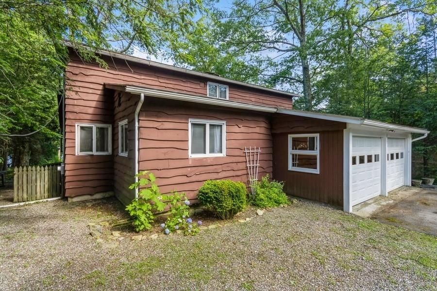 Detached Garage, Exterior