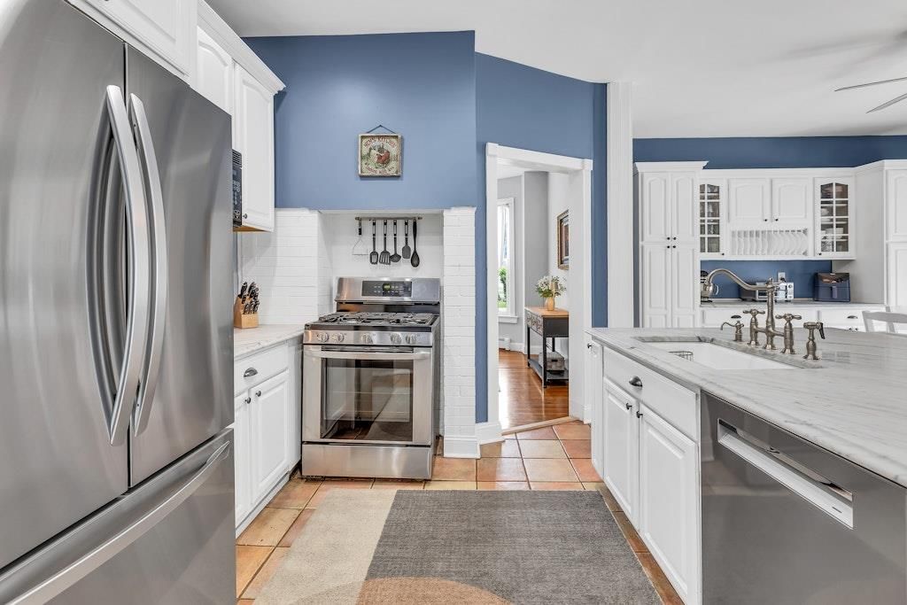 Interior, Kitchen, Stainless Steel Appliances