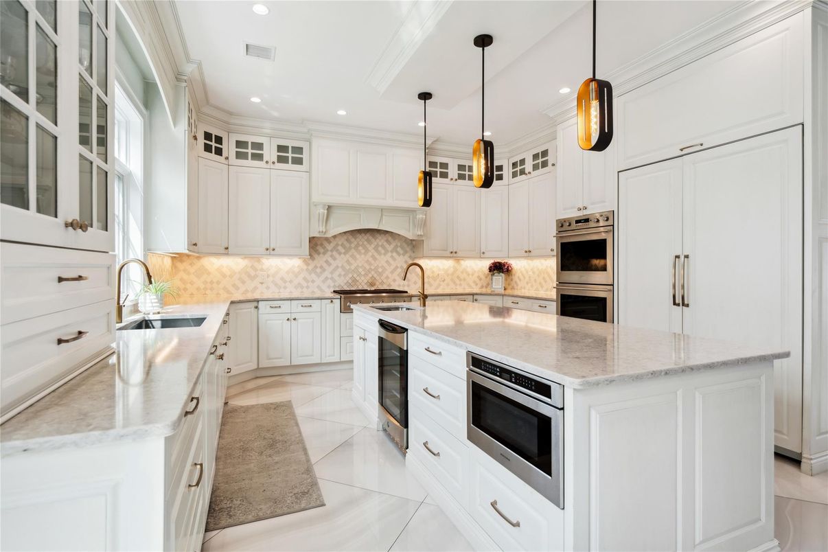 Interior, Kitchen, Pendant Lights, Recessed Lighting, Stainless Steel Appliances