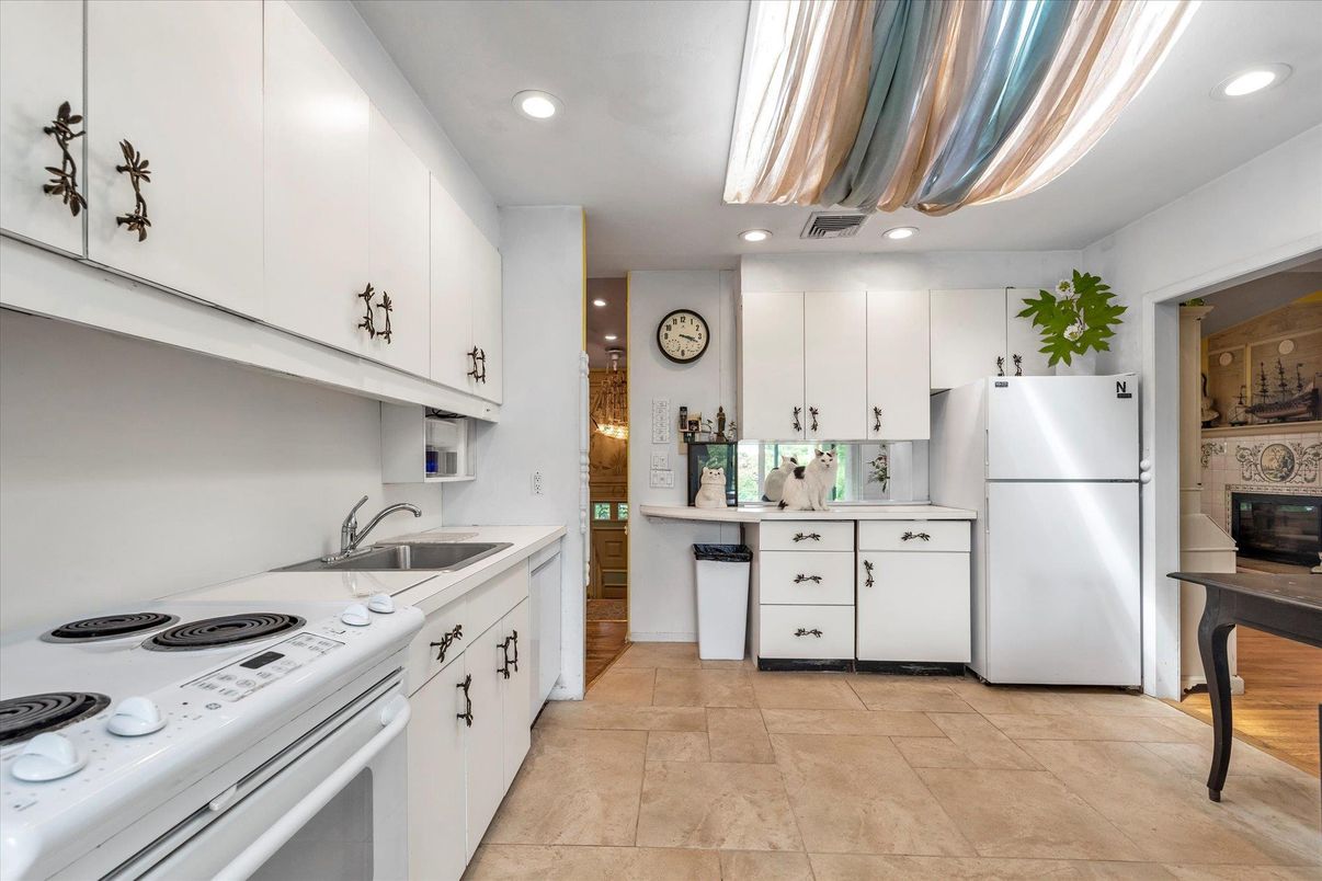 Interior, Kitchen, Recessed Lighting