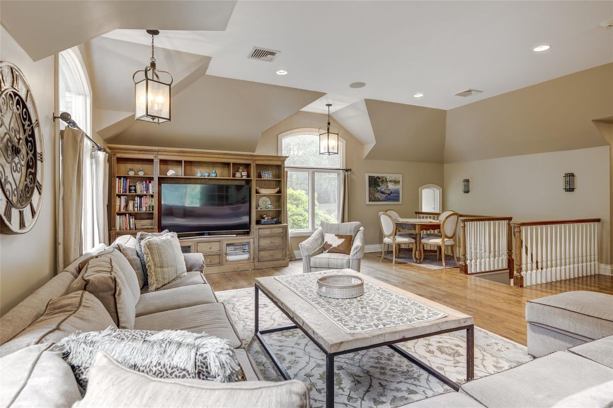 Dining room, Interior, Living room, Pendant Lights, Recessed Lighting, Wood Texture Flooring