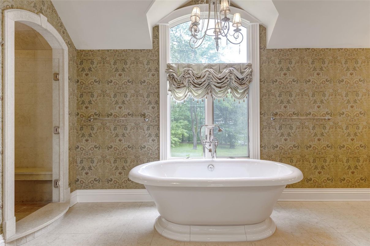 Bathroom, Chandelier, Free Standing Baths, Interior