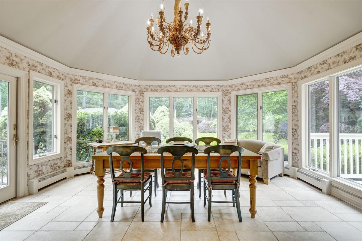 Chandelier, Dining room, Interior, Sun Room