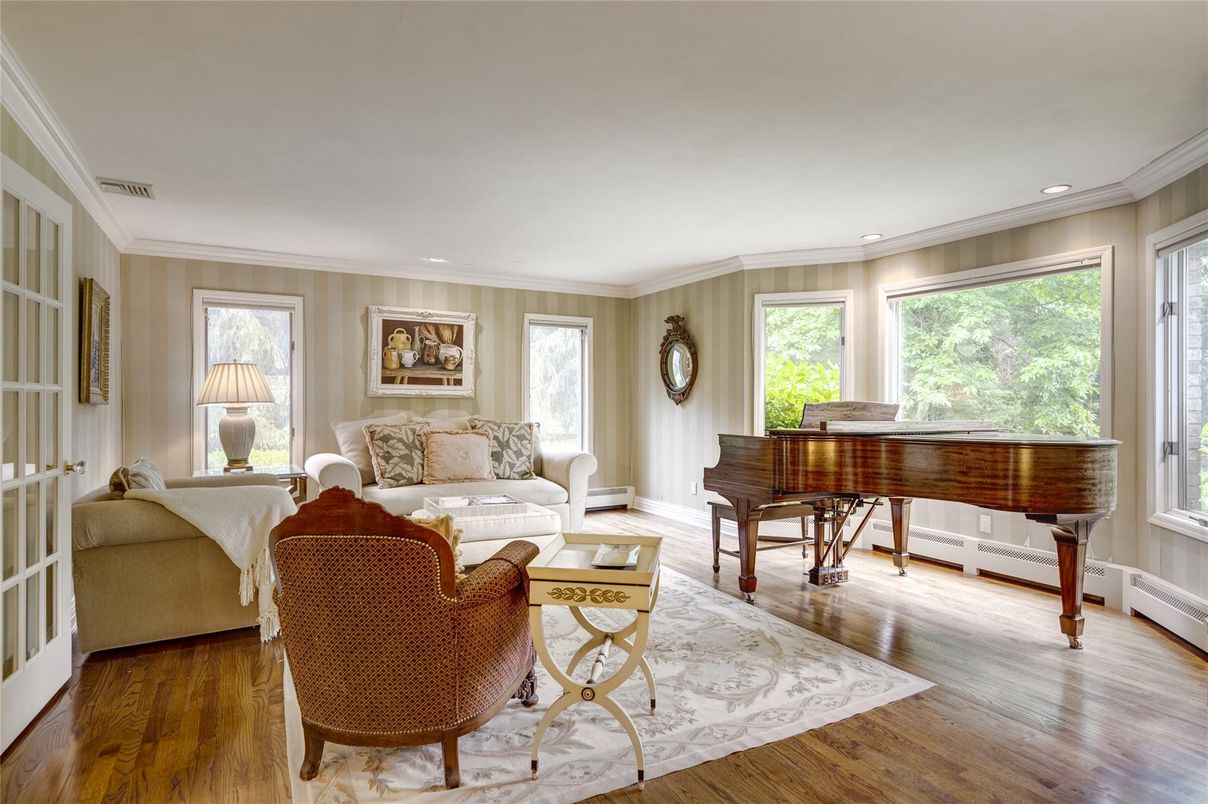 Interior, Living room, Piano, Recessed Lighting, Wood Texture Flooring