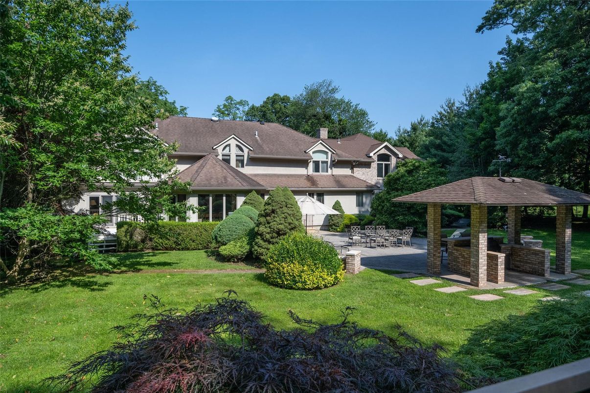 Backyard, Exterior, Facade, French Provincial