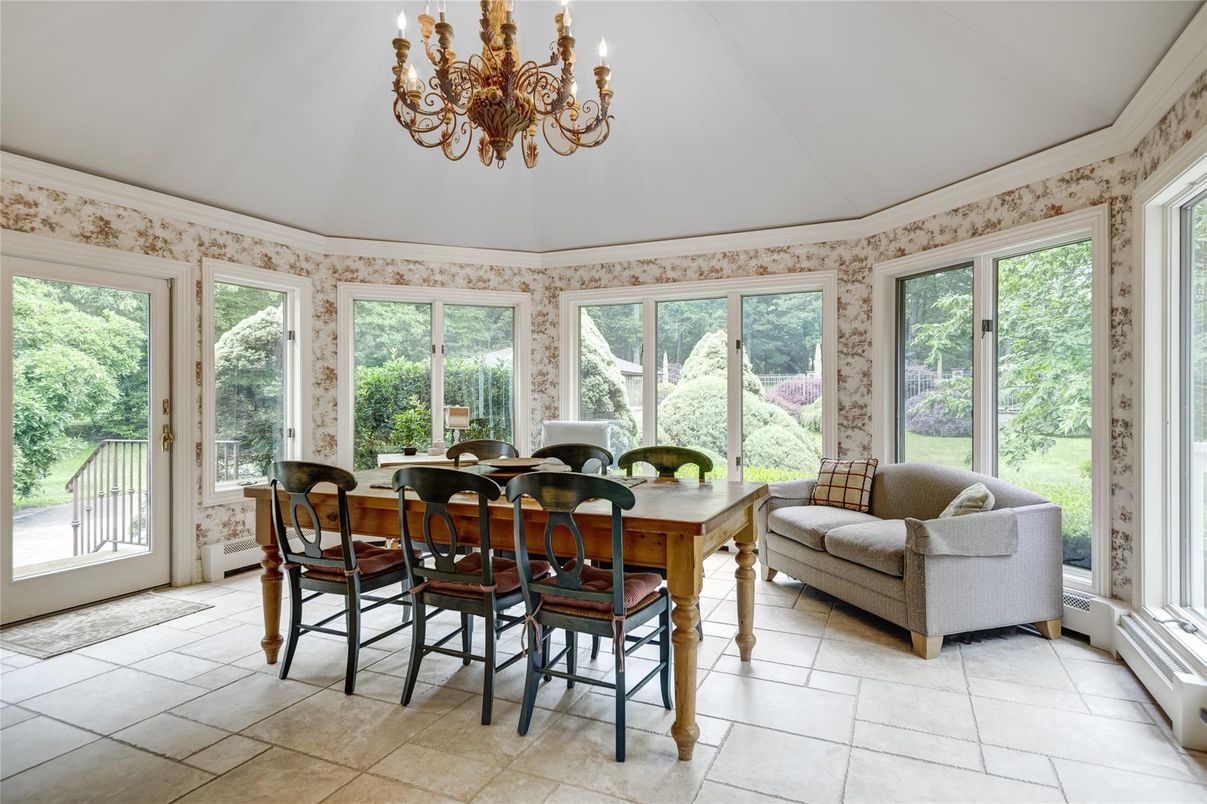 Chandelier, Dining room, Interior, Sun Room