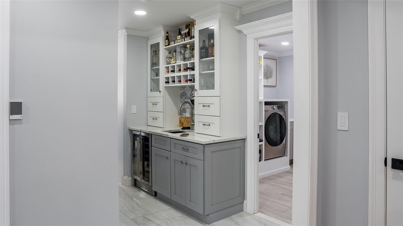 Interior, Recessed Lighting, Utility Closets, Washer, Wood Texture Flooring