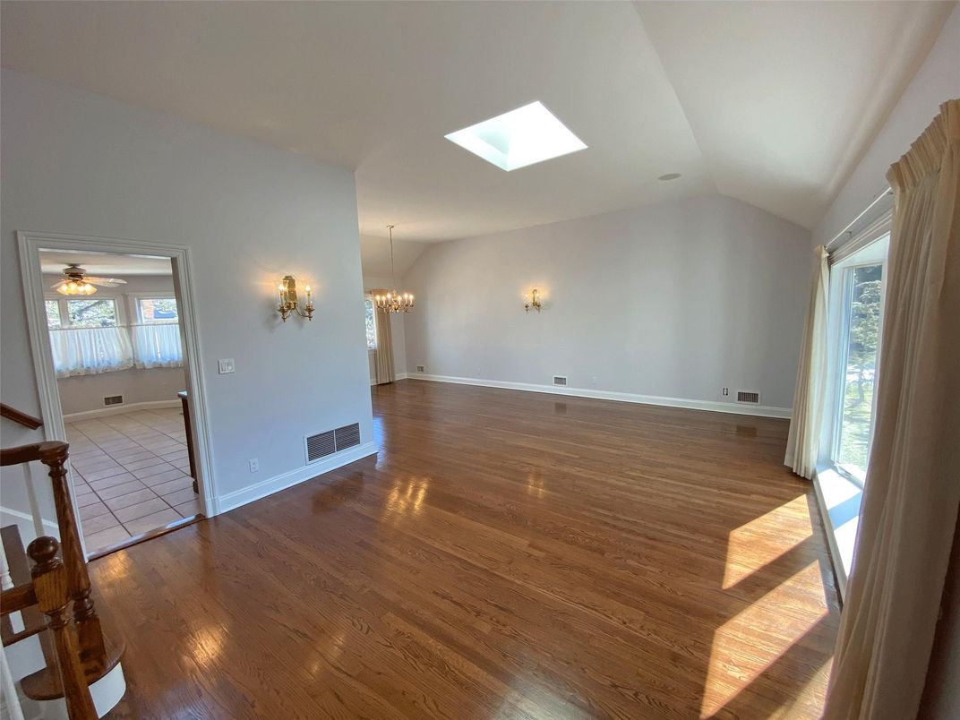 Chandelier, Empty room, Interior, Wood Texture Flooring