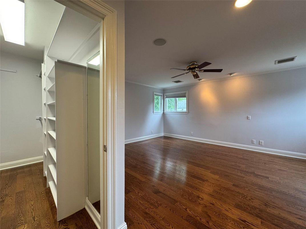 Empty room, Interior, Recessed Lighting, Walk-in Closets, Wood Texture Flooring