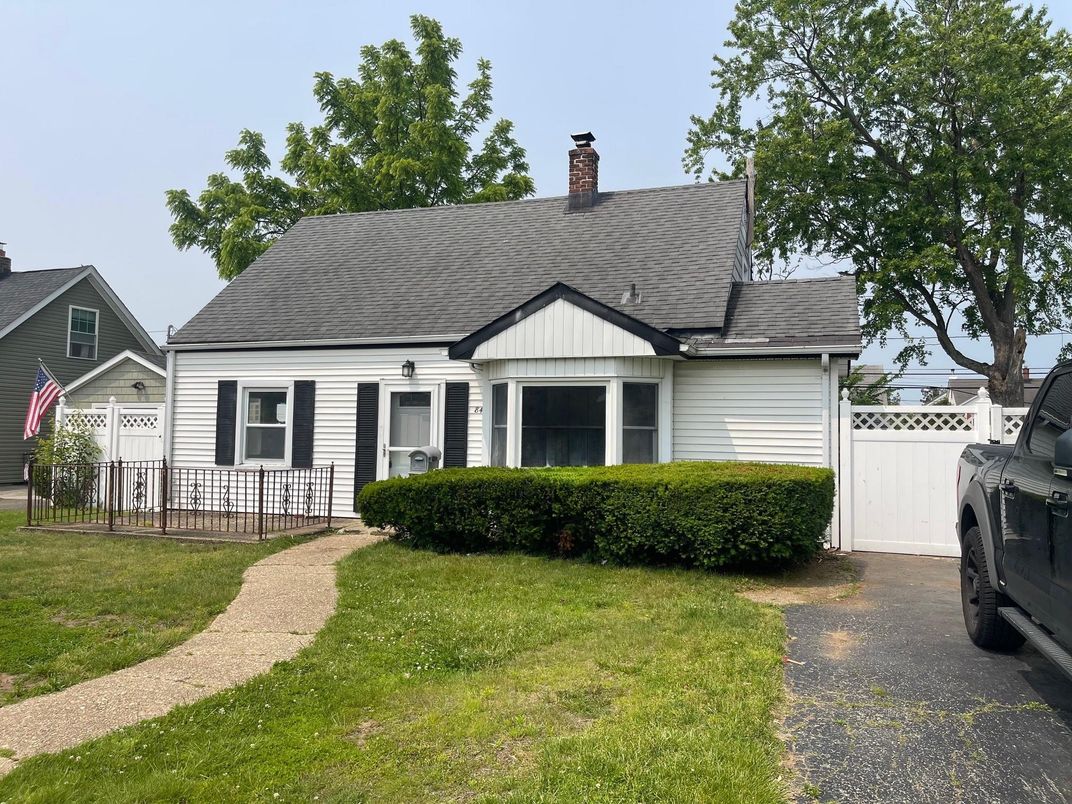 Backyard, Exterior, Facade, Cape Cod