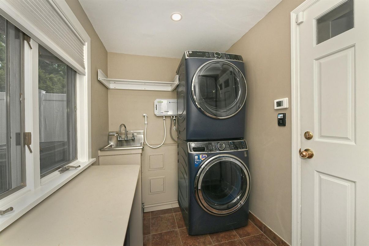 Interior, Recessed Lighting, Utility Closets, Washer