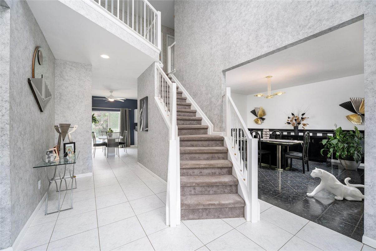 Dining room, Interior, Recessed Lighting