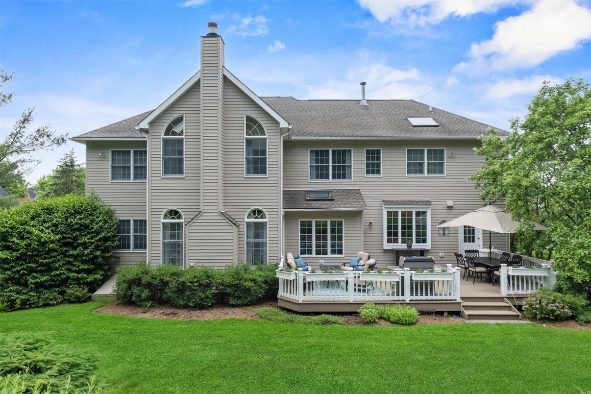 Backyard, Exterior, Facade, Hot Tub, Georgian