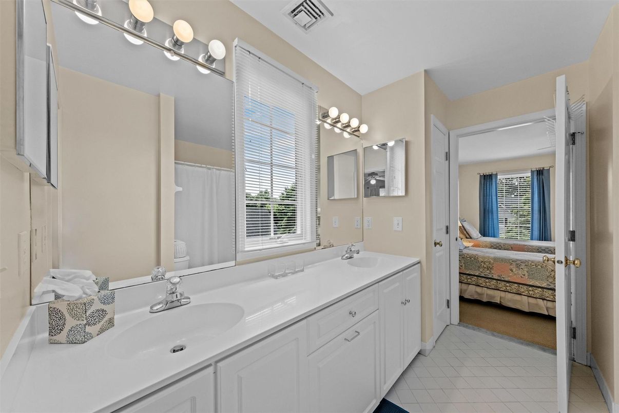 Bathroom, Bedroom, Dual Sink Vanities, Interior