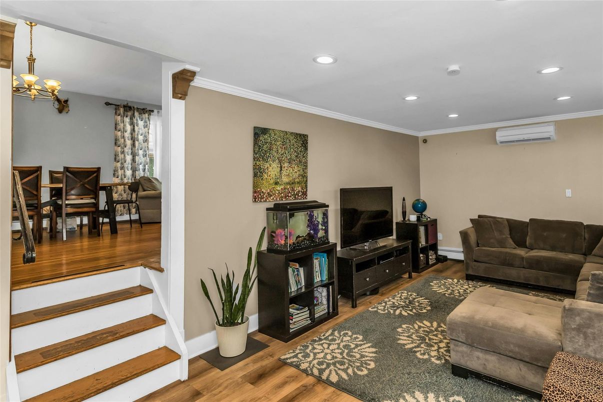 Dining room, Interior, Recessed Lighting, Wood Texture Flooring