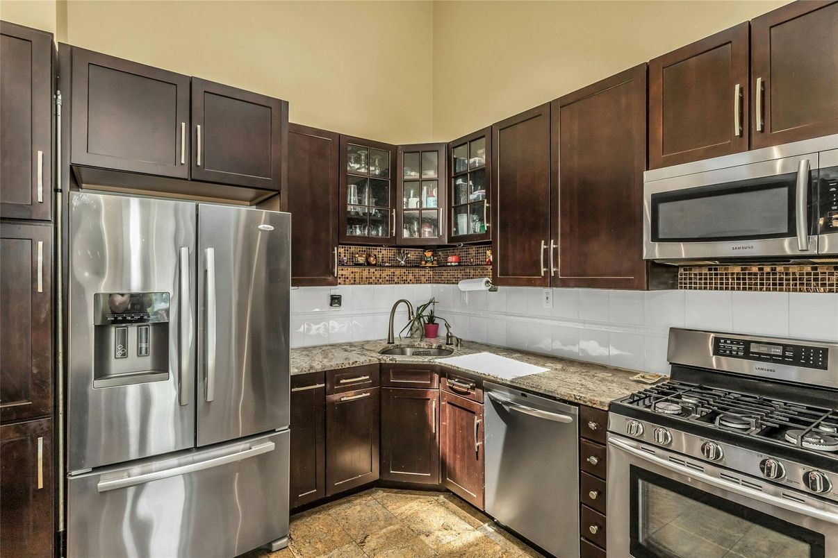 Interior, Kitchen, Stainless Steel Appliances