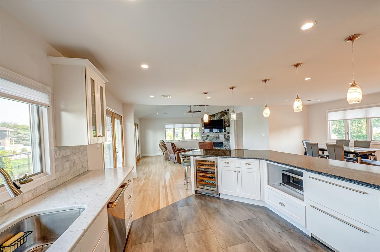 Dining room, Interior, Kitchen, Pendant Lights, Recessed Lighting, Wood Texture Flooring