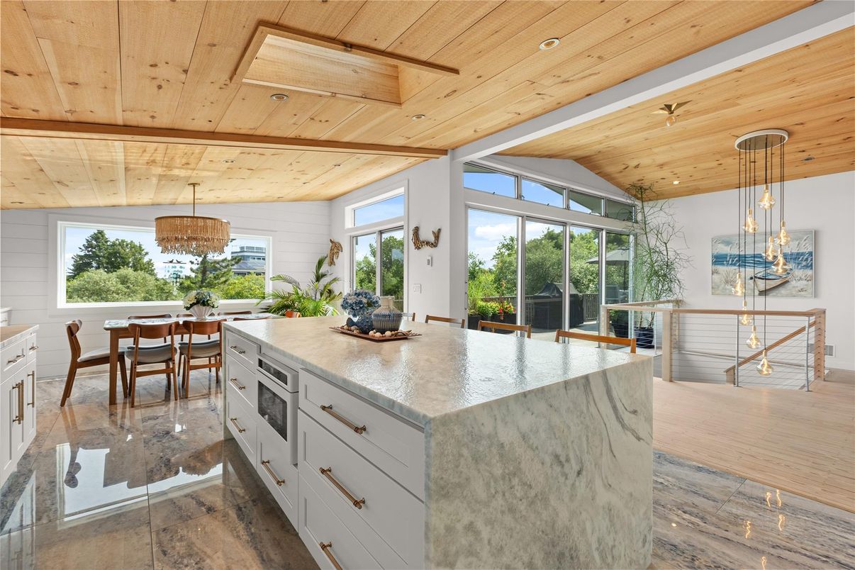 Chandelier, Dining room, Interior, Kitchen, Pendant Lights, Recessed Lighting, Wooden Beams, Wooden Ceilings, Wood Texture Flooring