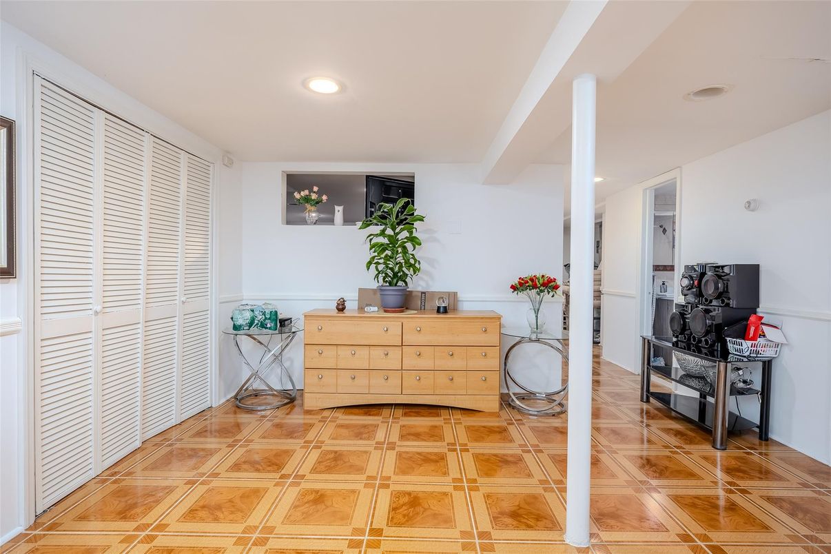 Interior, Recessed Lighting