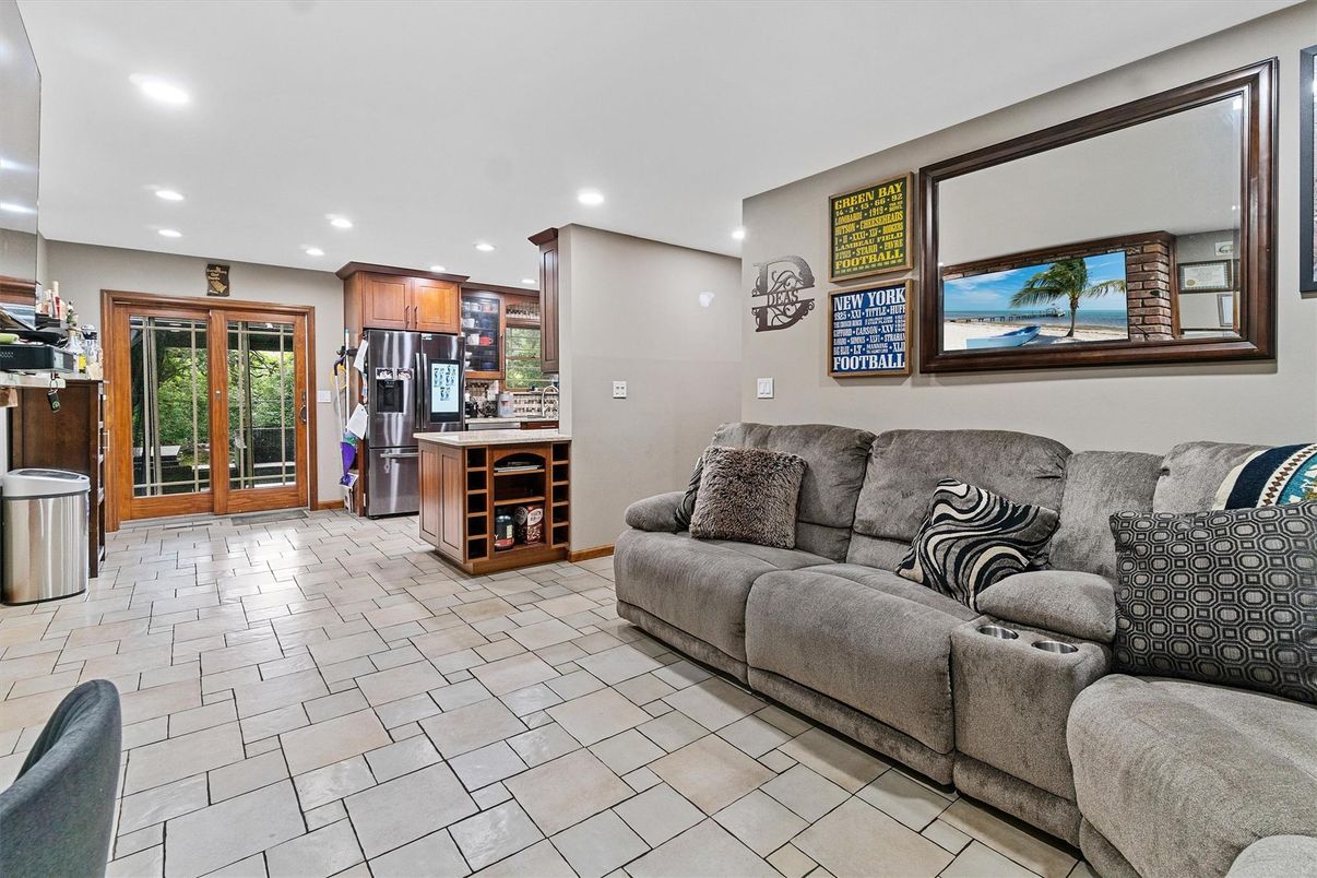 Interior, Kitchen, Living room, Recessed Lighting, Stainless Steel Appliances