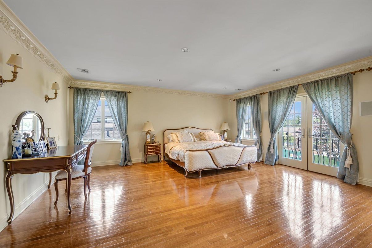 Bedroom, Home Office, Interior, Recessed Lighting, Wood Texture Flooring