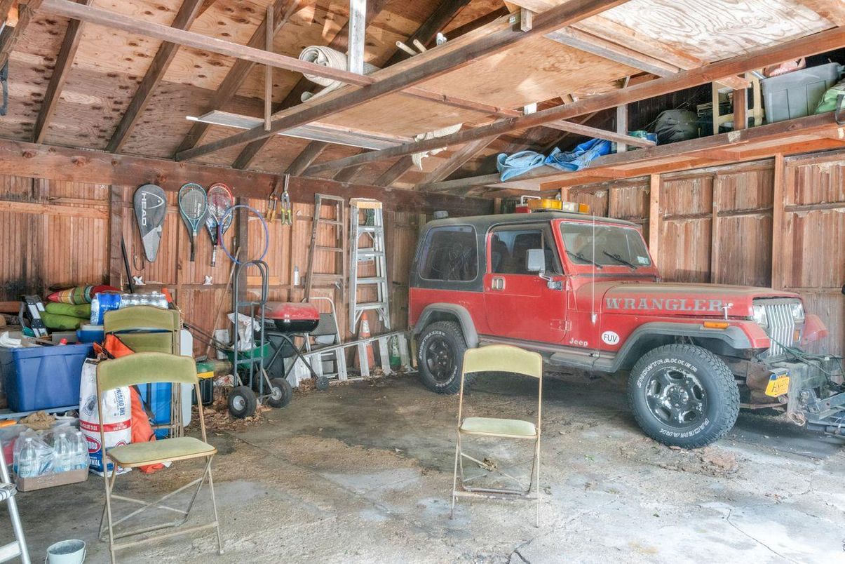 Garage, Interior, Wooden Beams, Wooden Ceilings