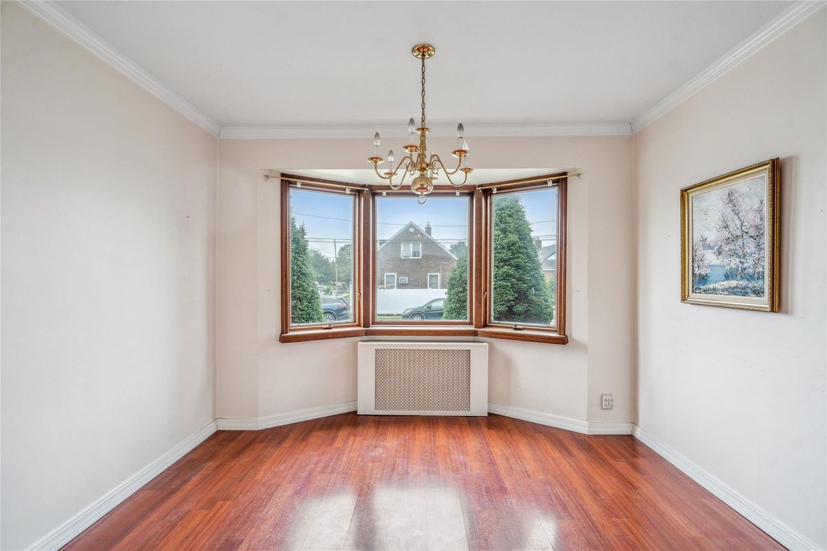 Chandelier, Empty room, Interior, Wood Texture Flooring