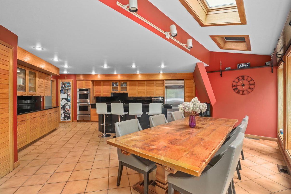Dining room, Interior, Kitchen, Recessed Lighting, Stainless Steel Appliances