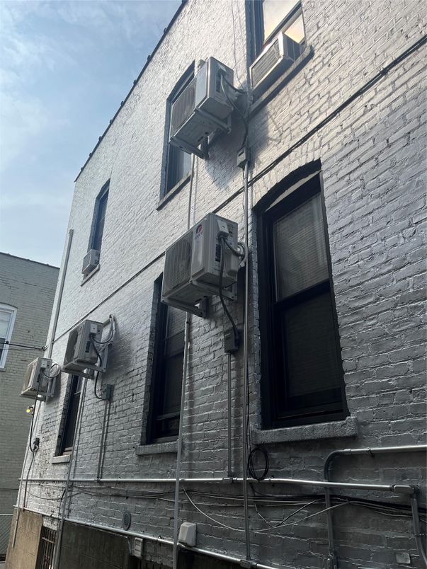 Exterior, Facade, None
