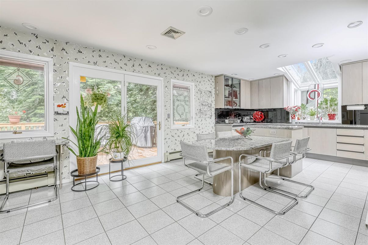 Dining room, Interior, Kitchen, Recessed Lighting