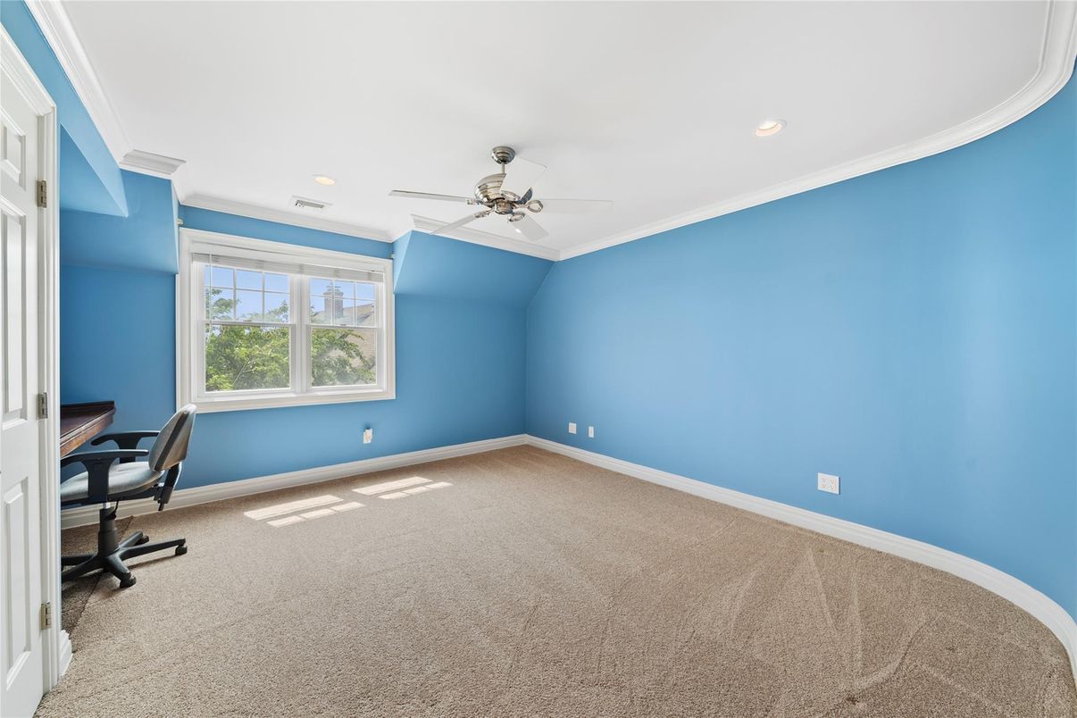 Empty room, Home Office, Interior, Recessed Lighting