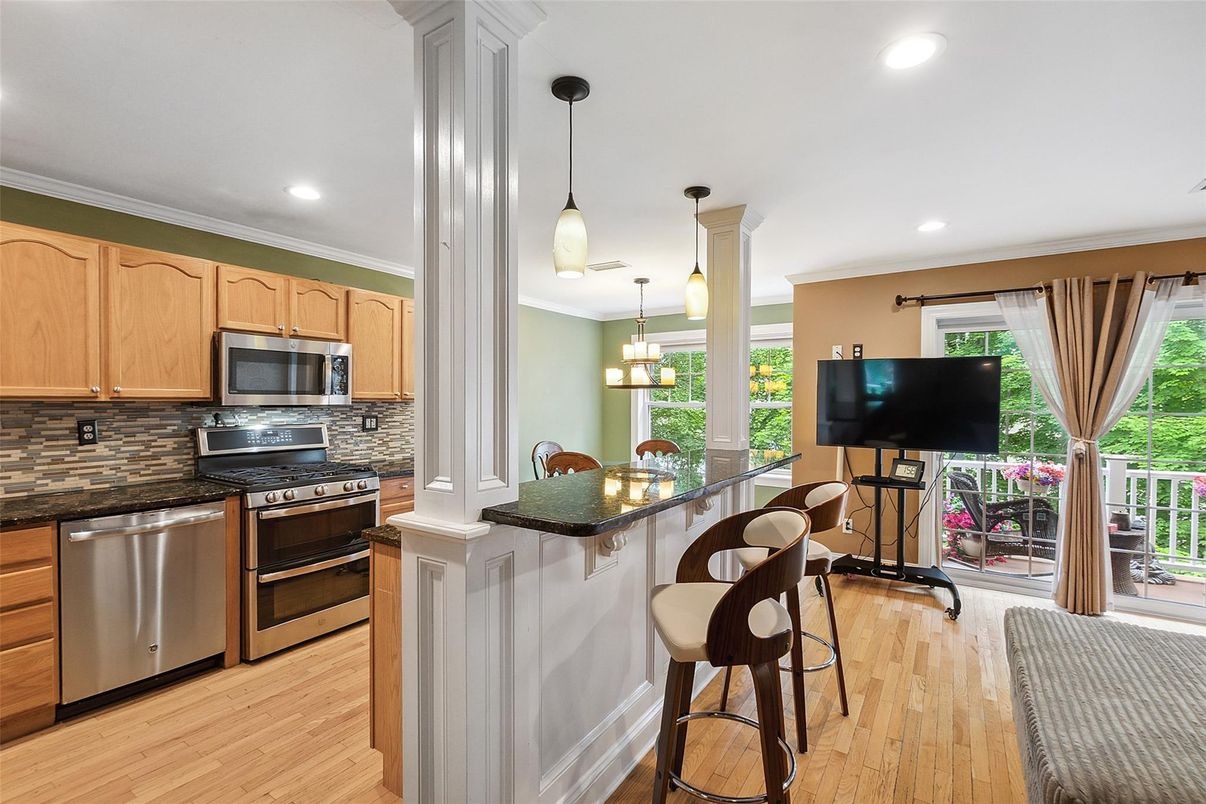 Interior, Kitchen, Pendant Lights, Recessed Lighting, Wood Texture Flooring