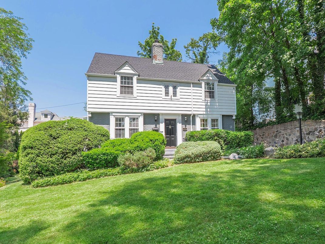 Backyard, Exterior, Facade, Queen Anne Victorian