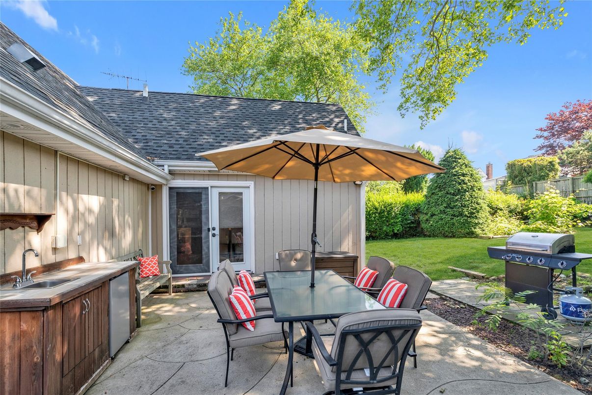 Exterior, Hot Tub
