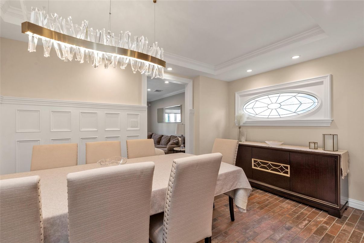 Dining room, Interior, Pendant Lights, Recessed Lighting