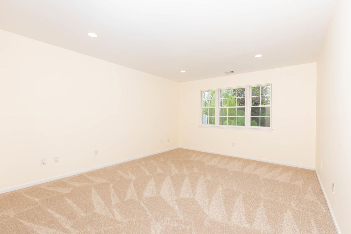Empty room, Interior, Recessed Lighting