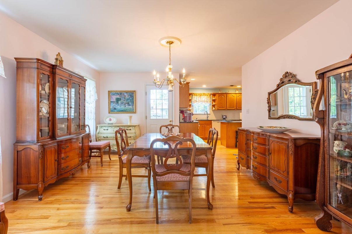 Chandelier, Dining room, Interior, Kitchen, Recessed Lighting, Wood Texture Flooring